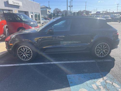 2018 Porsche Macan Sport Edition