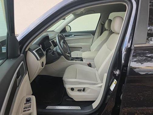 2022 Volkswagen Atlas 3.6L SE w/Technology