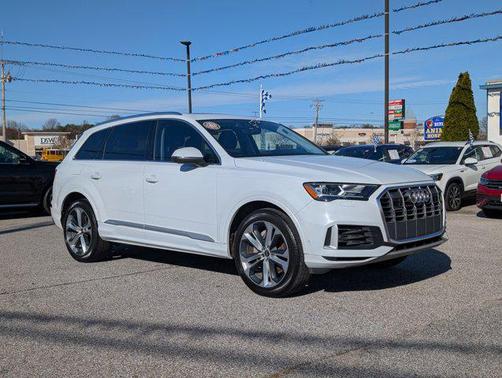 2022 Audi Q7 55 Premium Plus