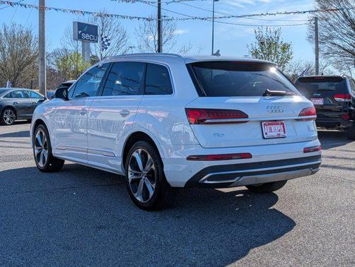 2022 Audi Q7 55 Premium Plus