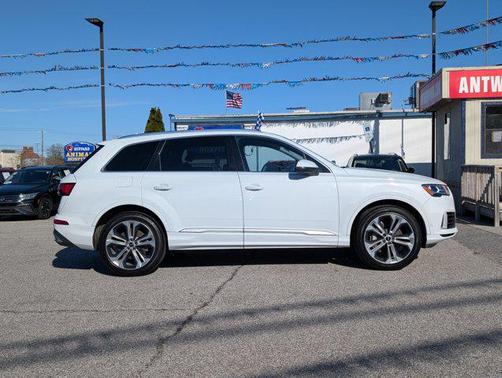 2022 Audi Q7 55 Premium Plus