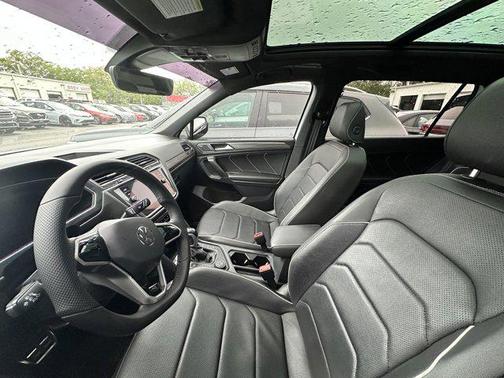 Pure White 2021 Volkswagen Tiguan 2.0T SE 4MOTION