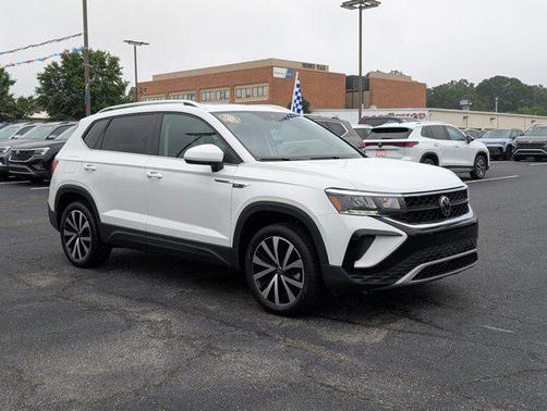 2024 Volkswagen Taos 1.5T SE