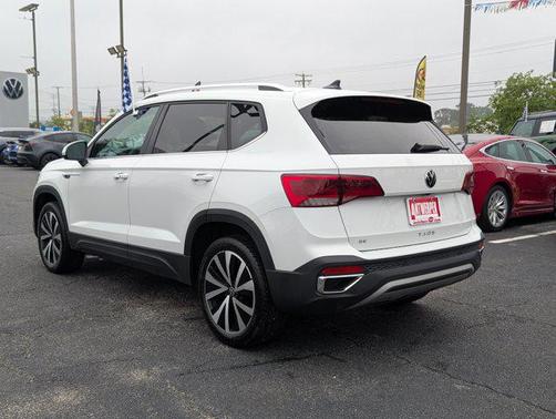 2024 Volkswagen Taos 1.5T SE