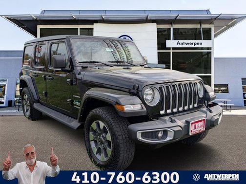 Black Clearcoat 2022 Jeep Wrangler Unlimited Sahara