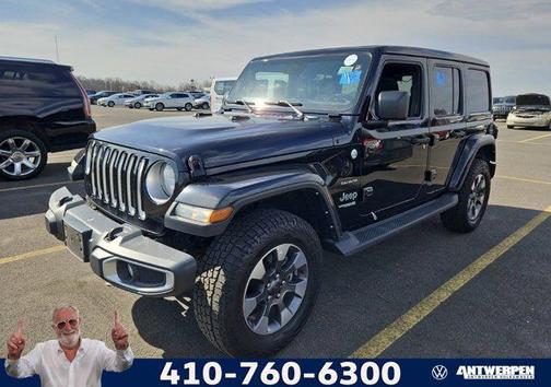Black Clearcoat 2022 Jeep Wrangler Unlimited Sahara