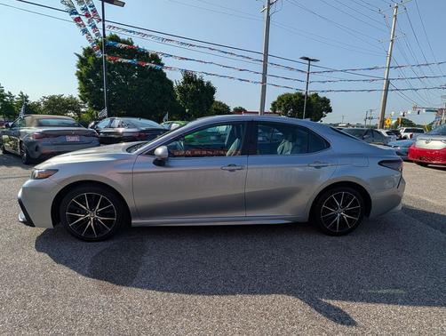 Celestial Silver Metallic 2024 Toyota Camry SE