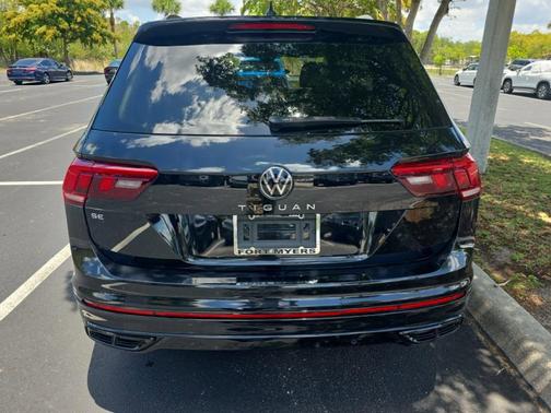 Deep Black 2023 Volkswagen Tiguan 2.0T SE R-Line Black