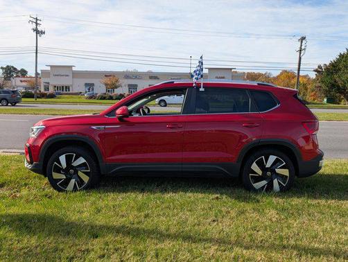 2024 Volkswagen Taos 1.5T SEL