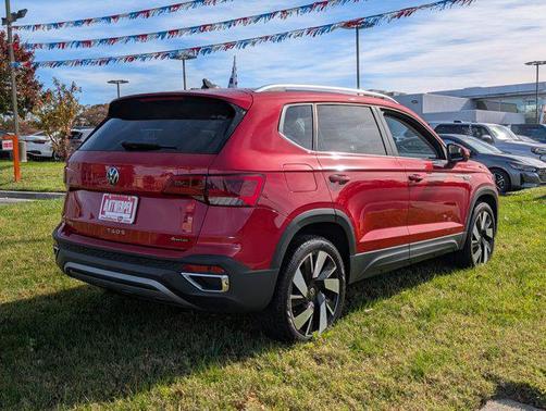 2024 Volkswagen Taos 1.5T SEL