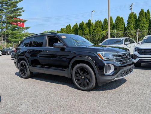 2025 Volkswagen Atlas 2.0T SE w/Technology 4MOTION