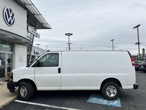 Summit White 2021 Chevrolet Express 2500 RWD 2500 Regular Wheelbase WT