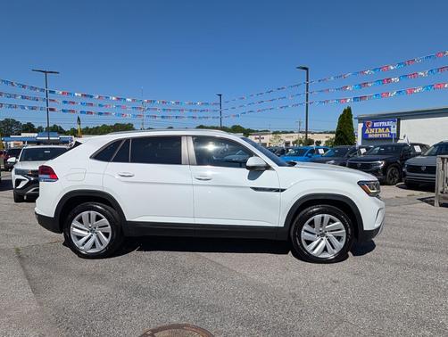Pure White 2023 Volkswagen Atlas Cross Sport 3.6L V6 SE w/Technology