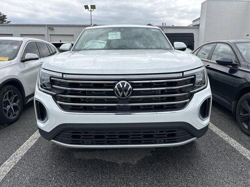 Opal White Pearl 2026 Volkswagen Atlas 2.0T SE w/Technology 4MOTION