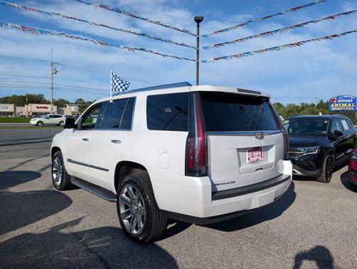 2019 Cadillac Escalade Luxury