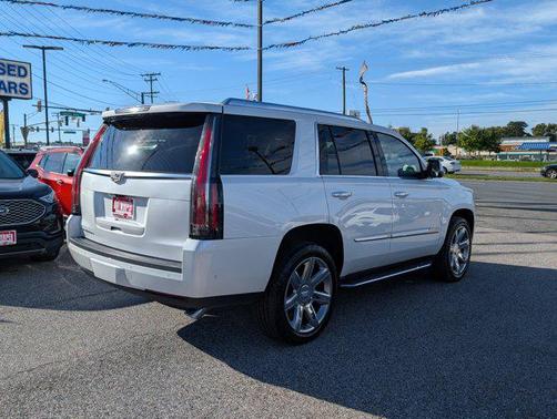 2019 Cadillac Escalade Luxury