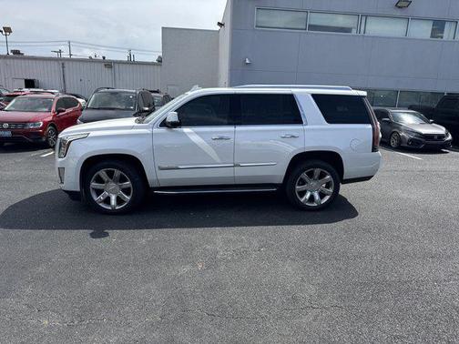 2019 Cadillac Escalade Luxury