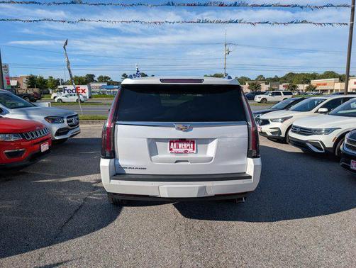 2019 Cadillac Escalade Luxury