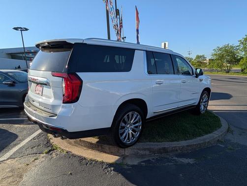 Summit White 2023 GMC Yukon XL Denali