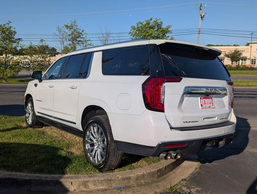Summit White 2023 GMC Yukon XL Denali