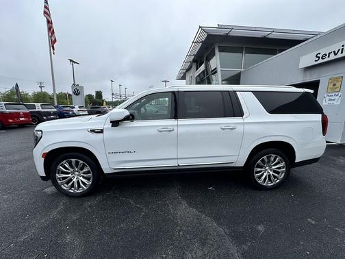 Summit White 2023 GMC Yukon XL Denali