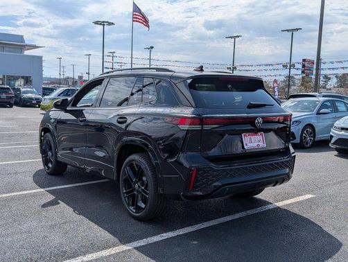 2026 Volkswagen Tiguan 2.0T SE R-Line Black 4MOTION