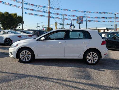 2018 Volkswagen Golf TSI SE