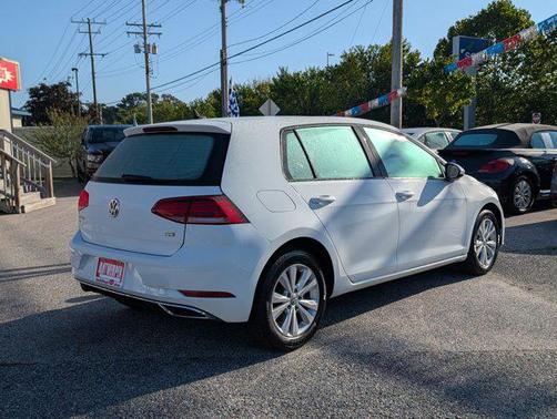 2018 Volkswagen Golf TSI SE