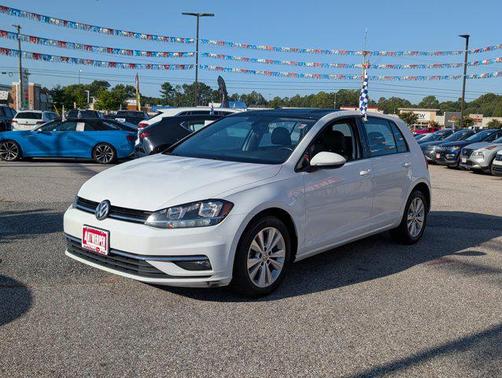 2018 Volkswagen Golf TSI SE