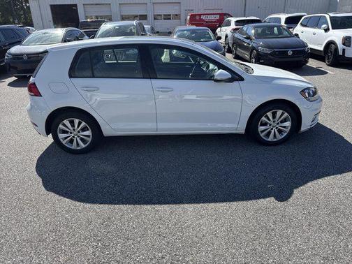 2018 Volkswagen Golf TSI SE