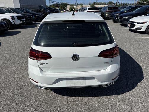 2018 Volkswagen Golf TSI SE