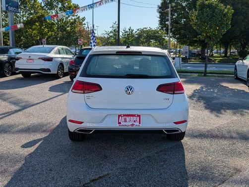 2018 Volkswagen Golf TSI SE