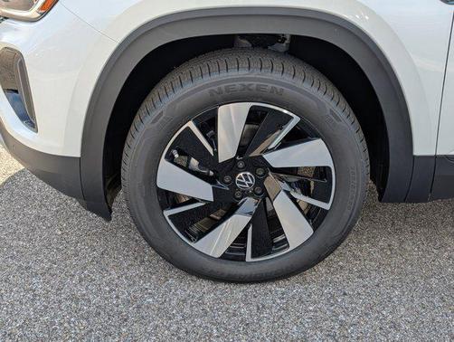 2026 Volkswagen Atlas Cross Sport 2.0T SE w/Technology 4MOTION