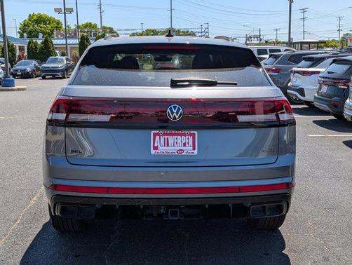 Platinum Gray Metallic 2025 Volkswagen Atlas Cross Sport 2.0T SEL