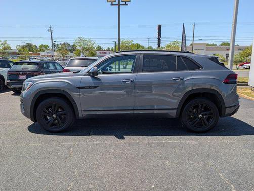 Platinum Gray Metallic 2025 Volkswagen Atlas Cross Sport 2.0T SEL