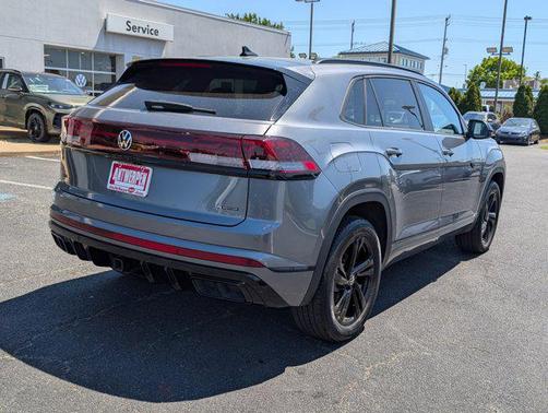 Platinum Gray Metallic 2025 Volkswagen Atlas Cross Sport 2.0T SEL