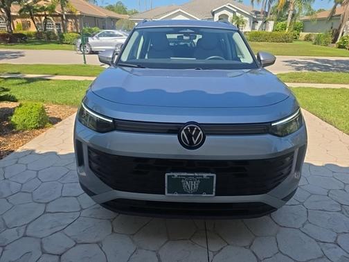 Silver Metallic 2025 Volkswagen Tiguan 2.0T SE 4MOTION