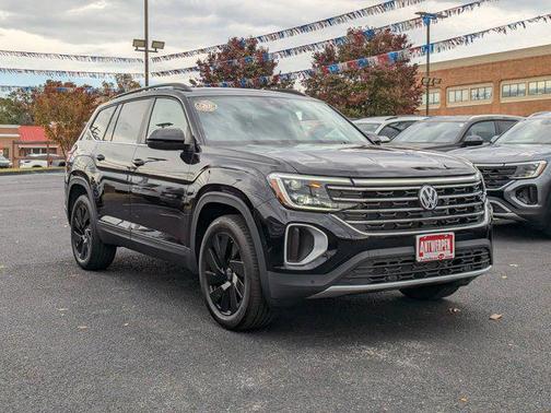 2025 Volkswagen Atlas 2.0T SE w/Technology 4MOTION