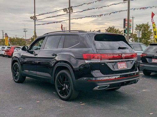 2025 Volkswagen Atlas 2.0T SE w/Technology 4MOTION