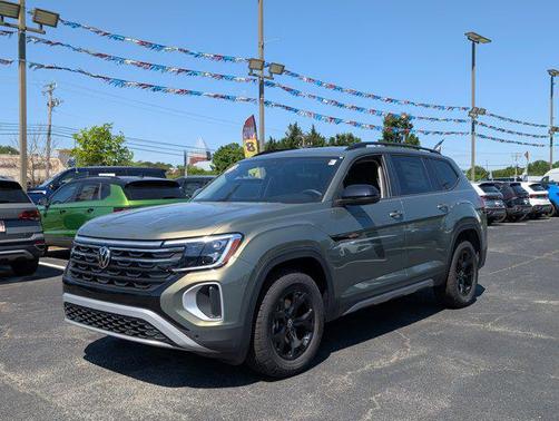 2025 Volkswagen Atlas 2.0T Peak Edition