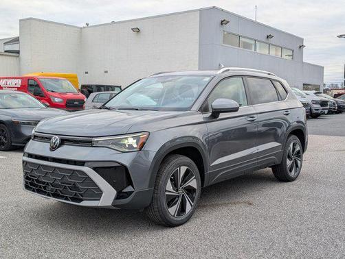 Platinum Gray Metallic 2026 Volkswagen Taos SE