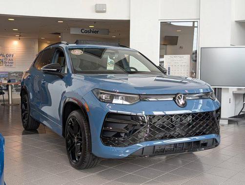 2025 Volkswagen Tiguan 2.0T SE R-Line Black 4MOTION