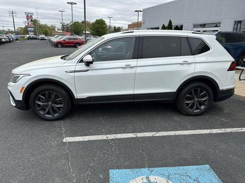 2023 Volkswagen Tiguan 2.0T SE