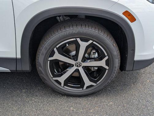 2025 Volkswagen Tiguan 2.0T SE 4MOTION