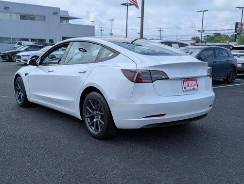 2022 Tesla Model 3 Standard Range