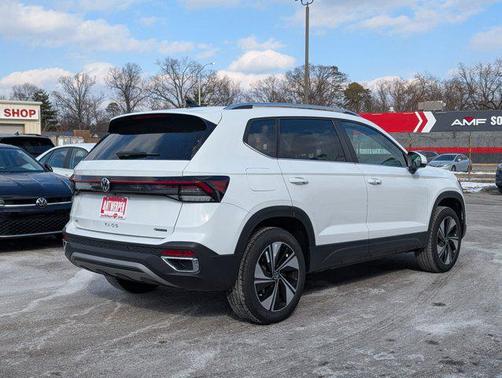2025 Volkswagen Taos 1.5T SE