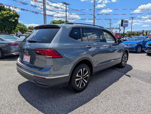 Platinum Gray Metallic 2023 Volkswagen Tiguan 2.0T S