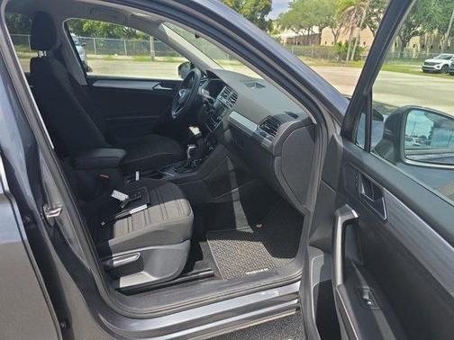 Platinum Gray Metallic 2023 Volkswagen Tiguan 2.0T S
