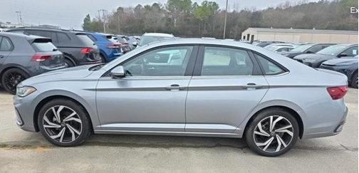 2025 Volkswagen Jetta 1.5T SEL