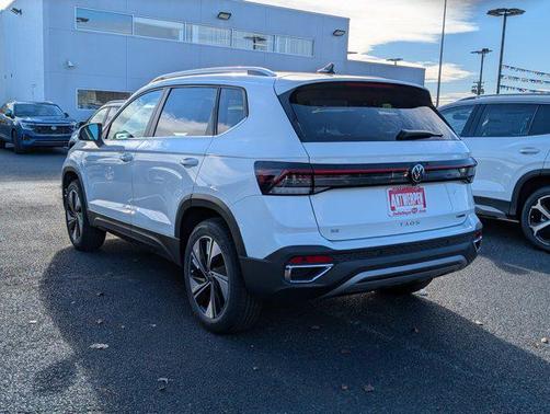 2026 Volkswagen Taos SE
